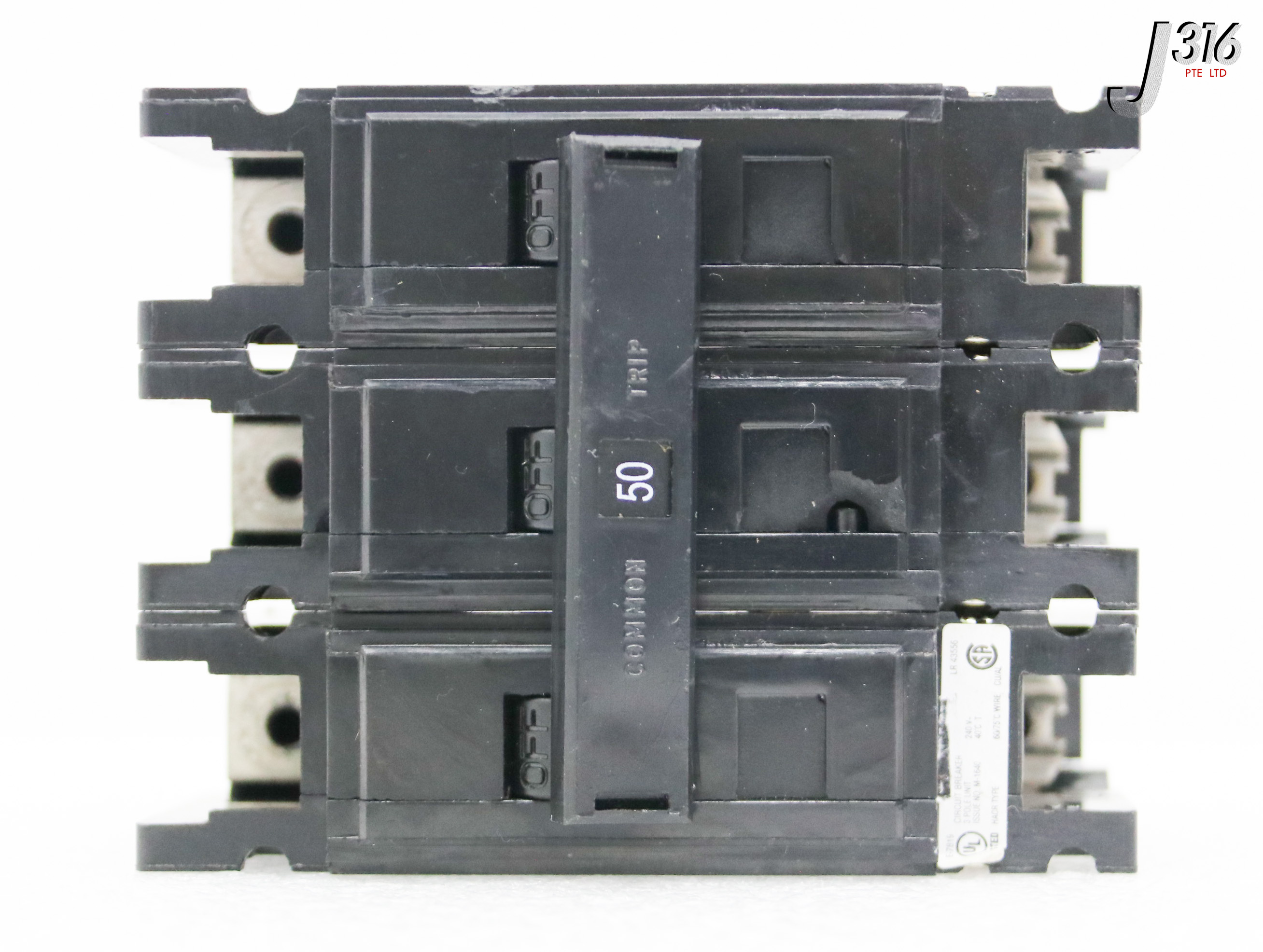 37068 CUTLER HAMMER EATON CIRCUIT BREAKER,240V 40C 3 POLE UNIT M